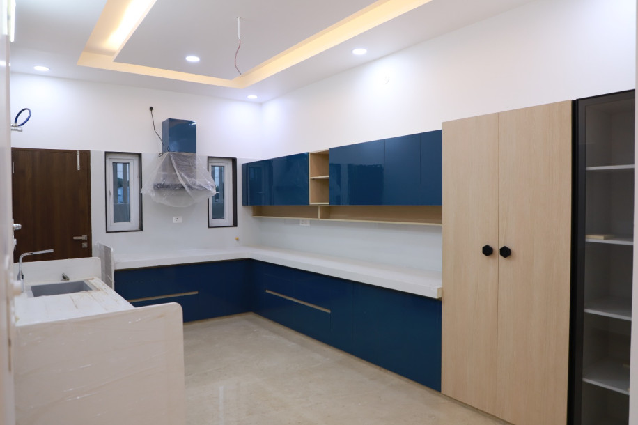 4 BHK LUXURY HOUSE-8
